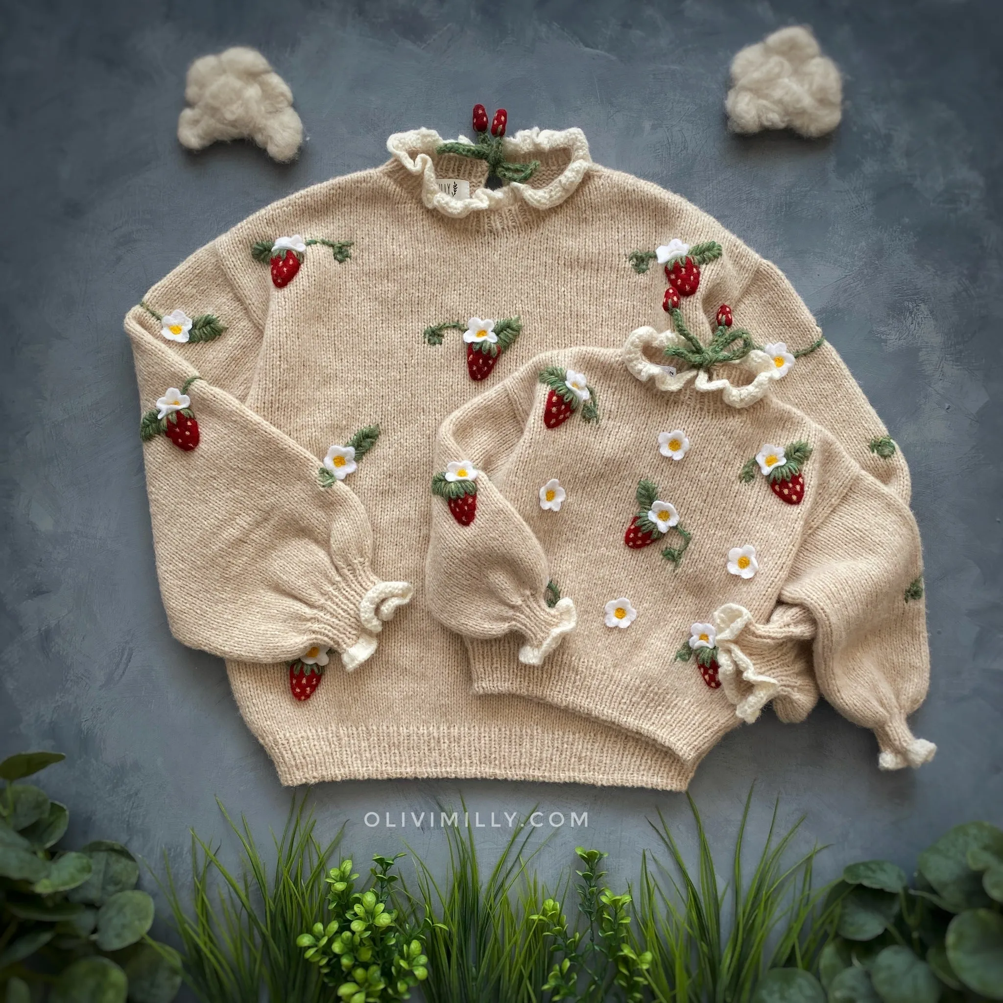 Adult Strawberries pullover | Wheat