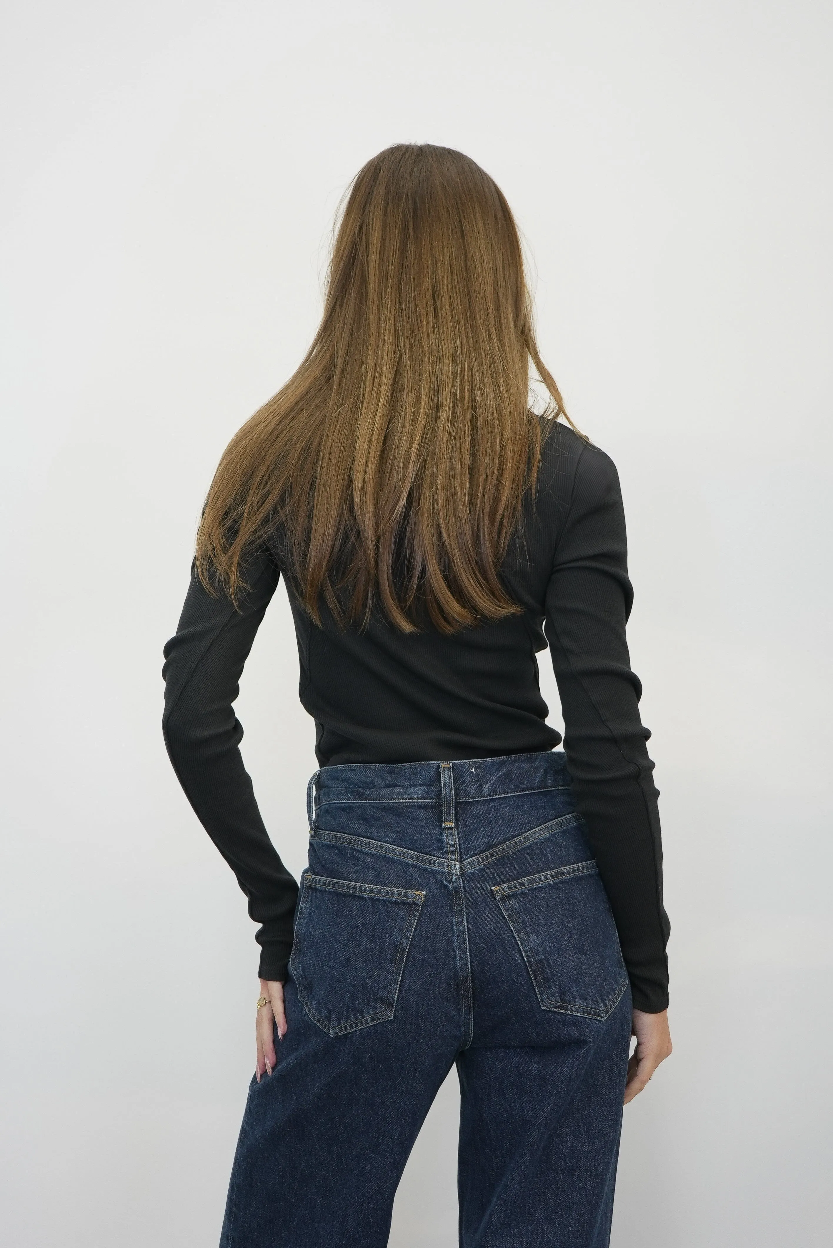 ESSENTIAL RIB LONGSLEEVE IN BLACK