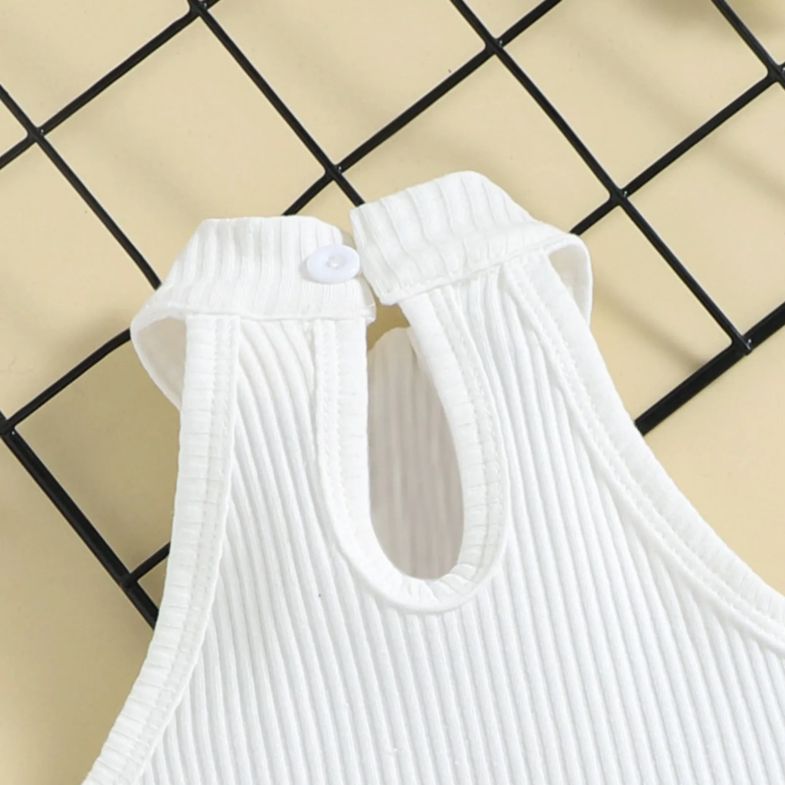 Girls' trendy halter neck tops shorts waist bag suits in stock