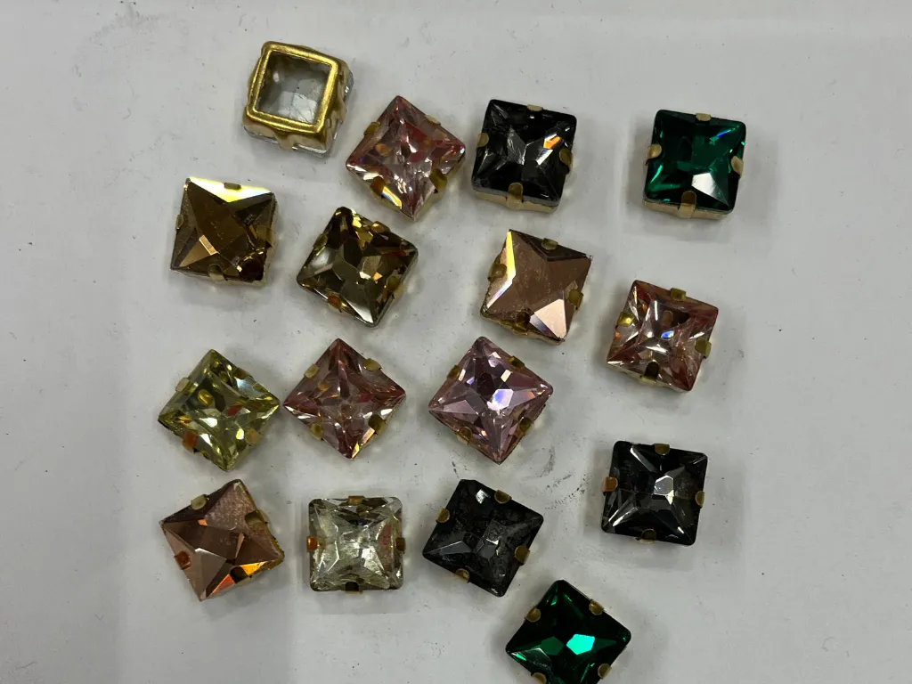 Multicolour Square Glass Stones With Catcher (Wholesale)