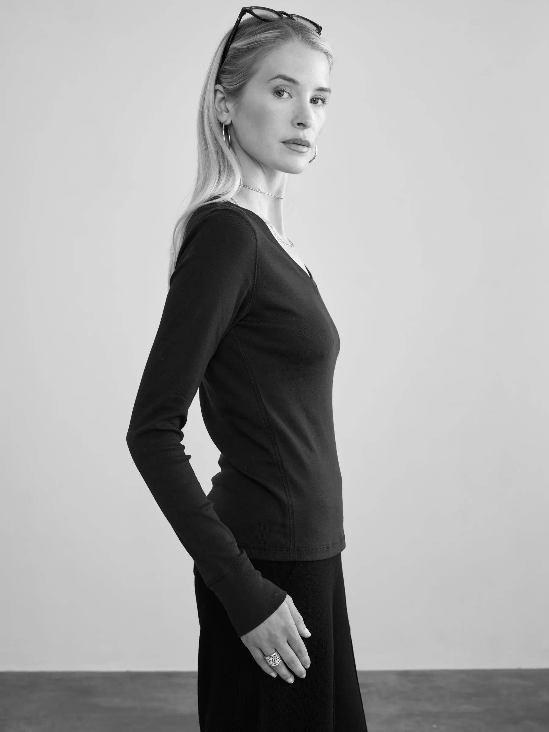 RIBBED COTTON L/S V-NECK