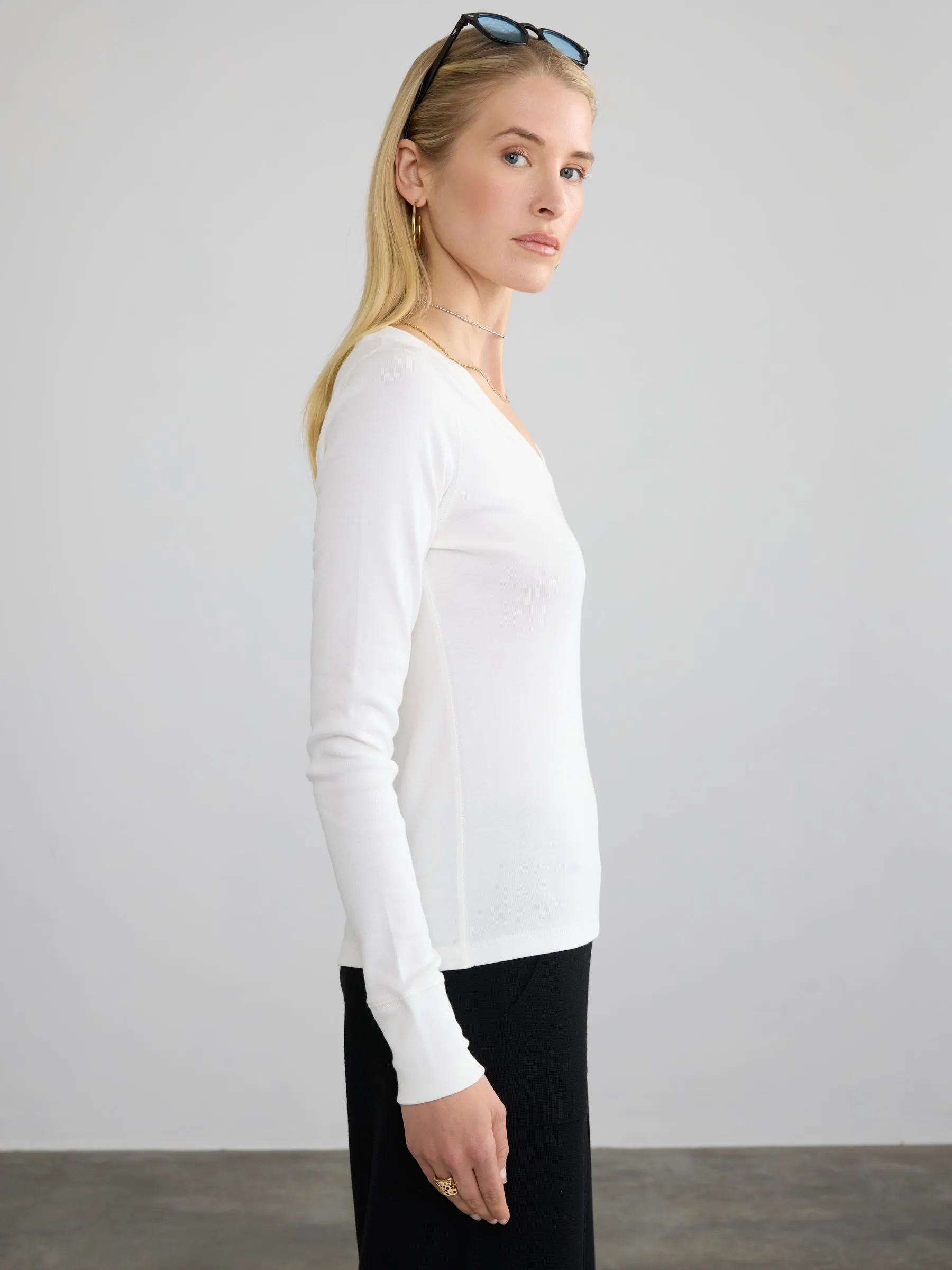 RIBBED COTTON L/S V-NECK